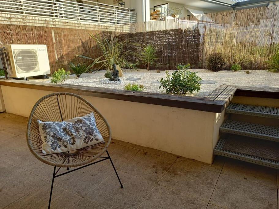 Appartement 8 Personnes En Face Des Remparts Climatise Avec Terrasse Et Parking Avinyon Dış mekan fotoğraf